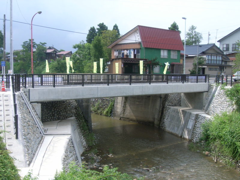 国道１１７号側道橋（上部工架設）工事（貝野橋）