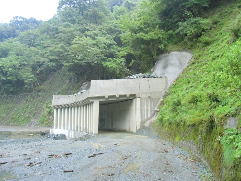 玄倉林道改良工事その１