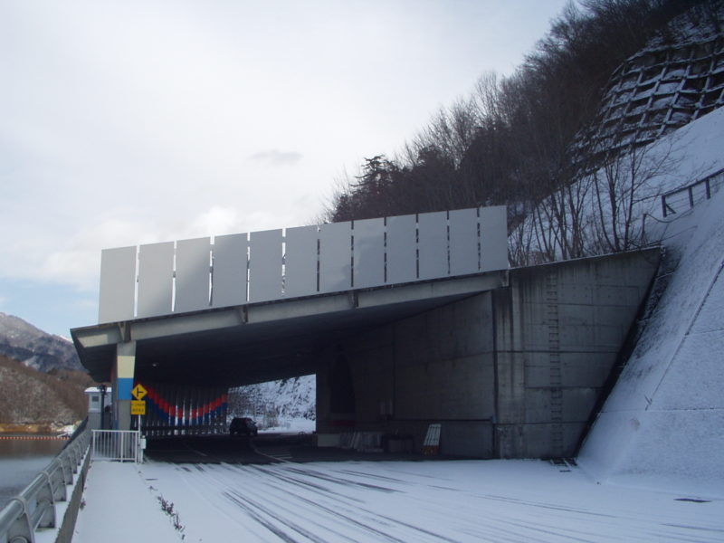 雪庇防止板・滑雪板