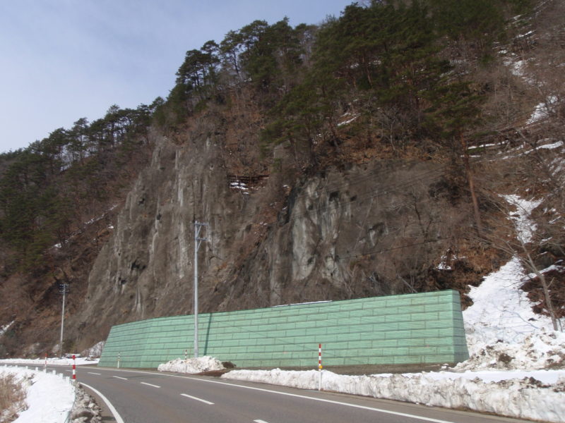 ロックジオバンク（落石防護補強土壁）