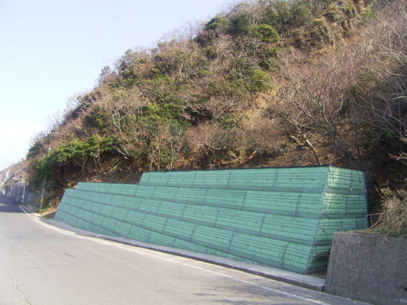 ロックジオバンク（落石防護補強土壁）