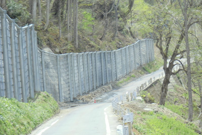 国道４０５号清水川原スノーフェンス工事