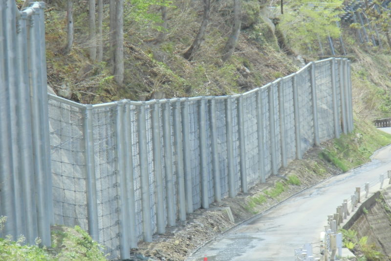 国道４０５号清水川原スノーフェンス工事