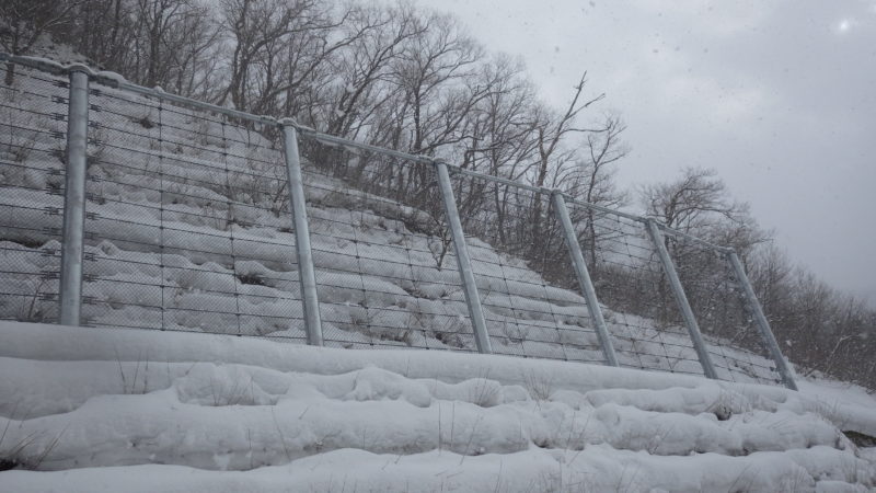 県道薦川中原線防災安全落雪防止柵設置工事