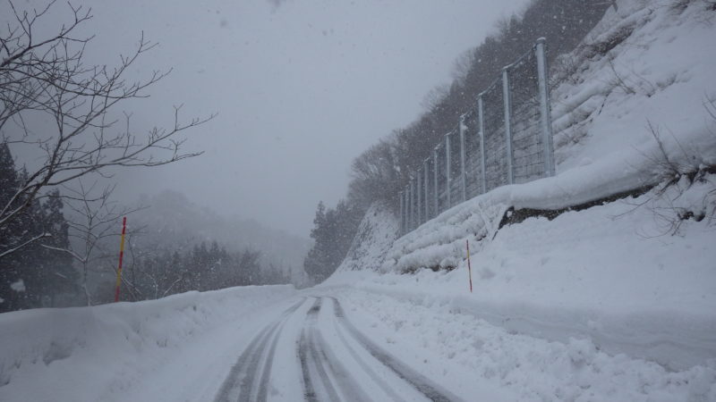 県道薦川中原線防災安全落雪防止柵設置工事