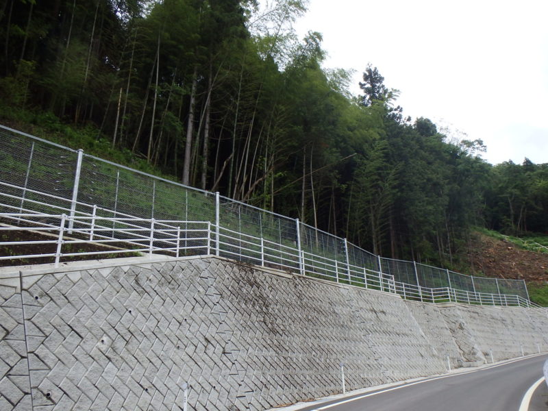 災害関連緊急治山事業（御幡川）仮設道路工事