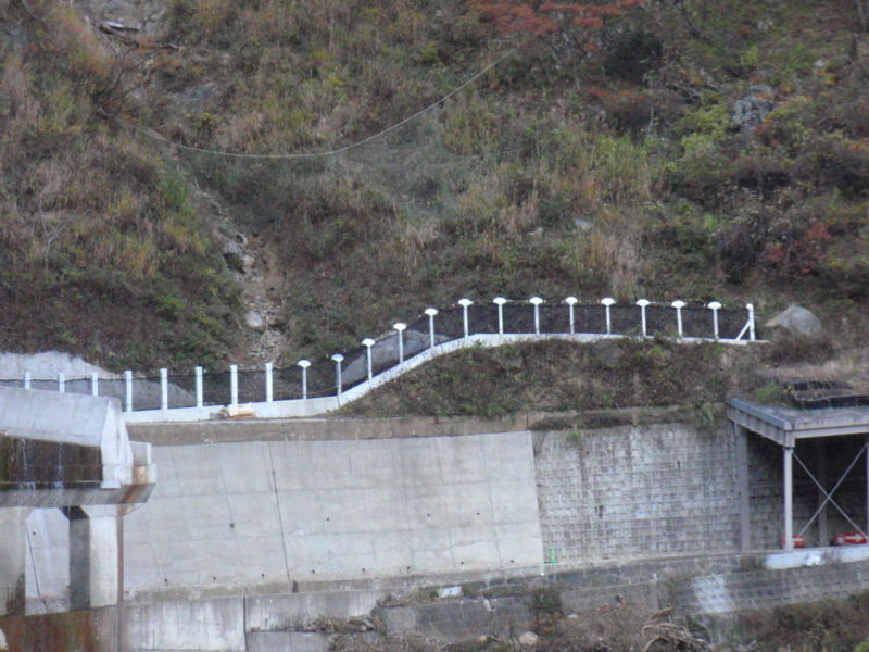 県道平岩停車場蒲原線県単道路防災・防雪施設補修防護柵補修工事