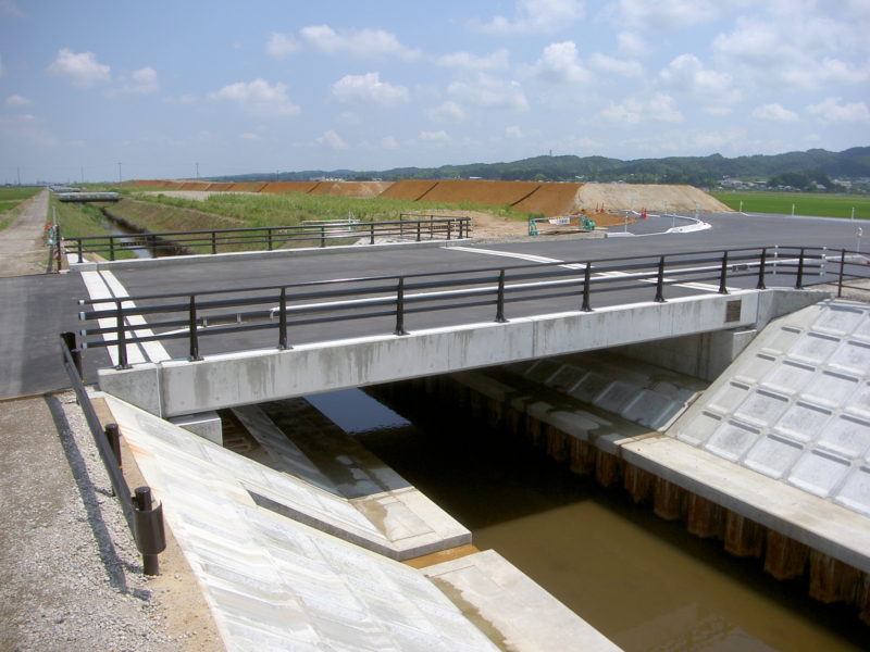 市道鎌倉横川１号線（丑ヶ島橋）橋梁上部工事