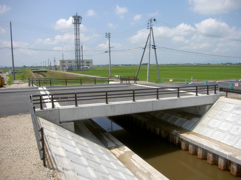 市道鎌倉横川１号線（丑ヶ島橋）橋梁上部工事