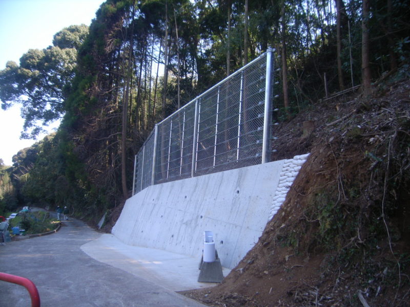 市道東門寺立福寺町第１号線落石防護柵設置工事