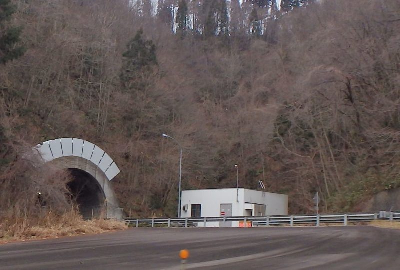 東北自動車道十和田セピノン設置工事