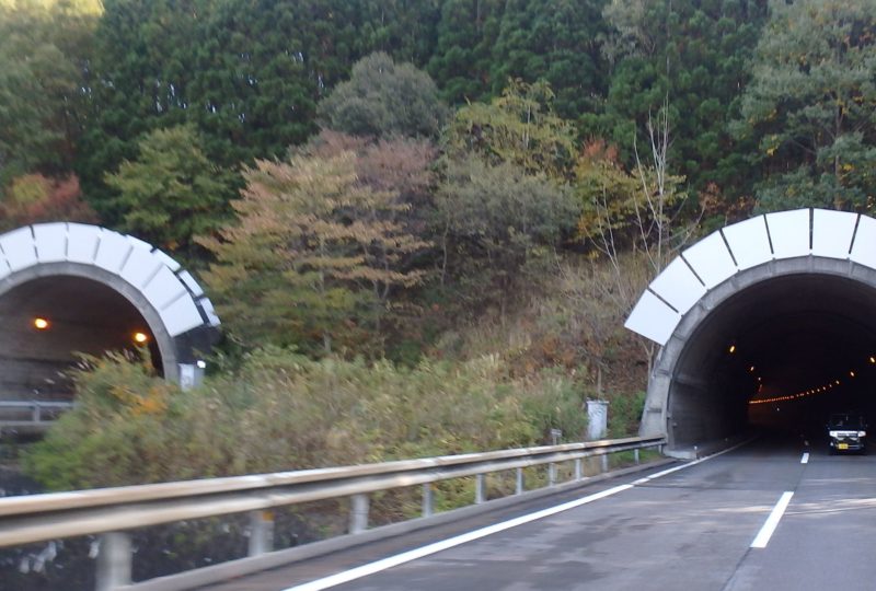 東北自動車道十和田セピノン設置工事