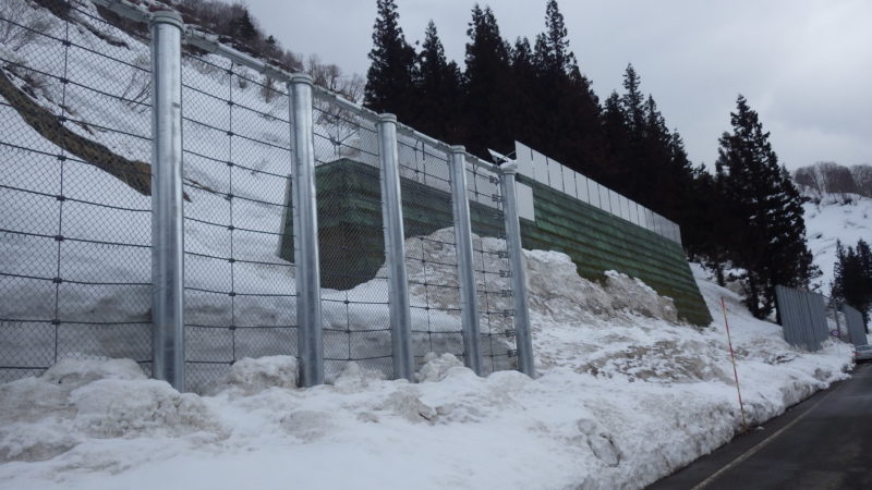 国道２５２号防災安全（雪寒）雪崩防護補強土壁設置工事
