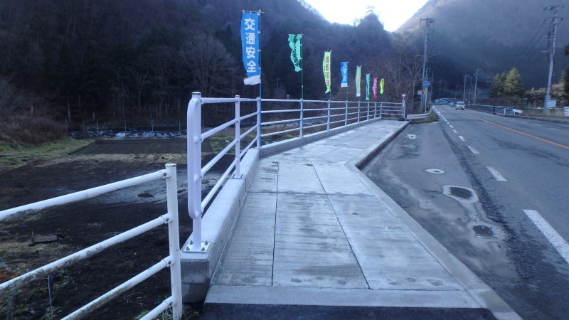 国道１０７号向川口地区組立歩道補修工事