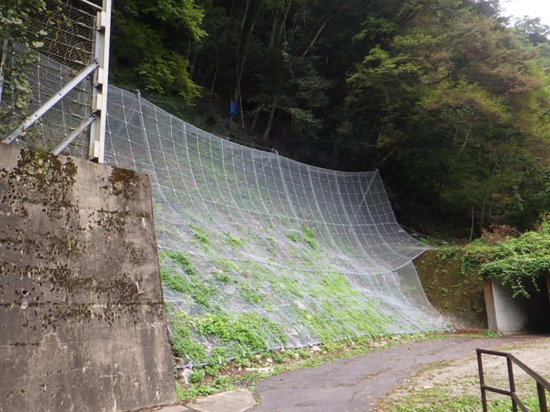 鱒溜ダム周辺落石対策工事１工区